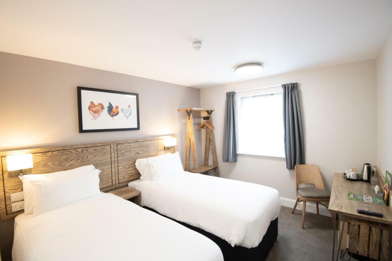 Paisley Pear, Brackley By Marston'S Inns Ngoại thất bức ảnh